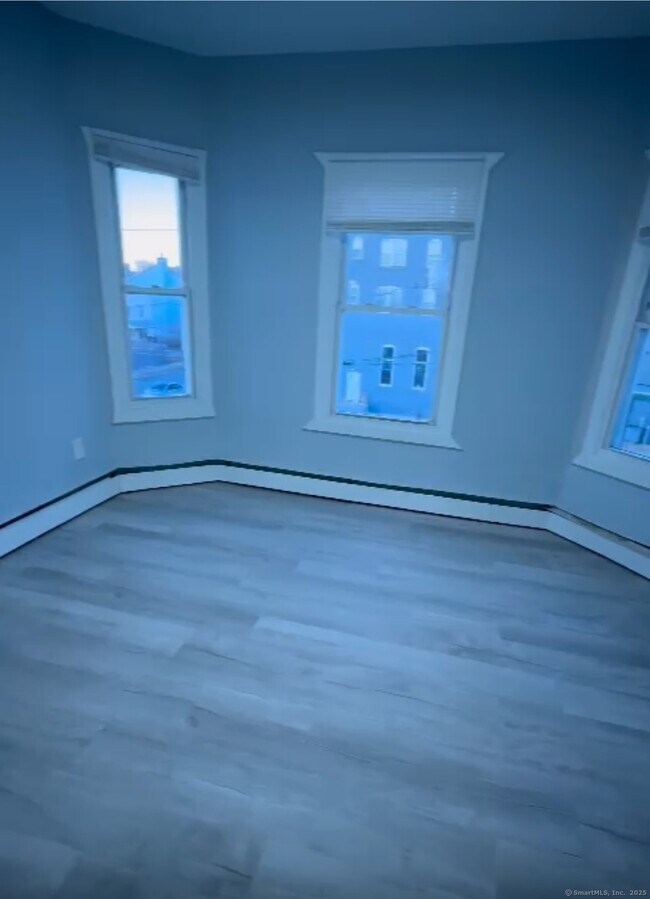 746 Maple St in Bridgeport, CT - Building Photo - Building Photo