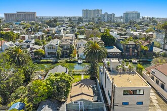 439 Howland Canal in Los Angeles, CA - Foto de edificio - Building Photo
