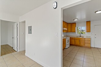 9030 Walnut St, Unit C in Oakland, CA - Building Photo - Building Photo