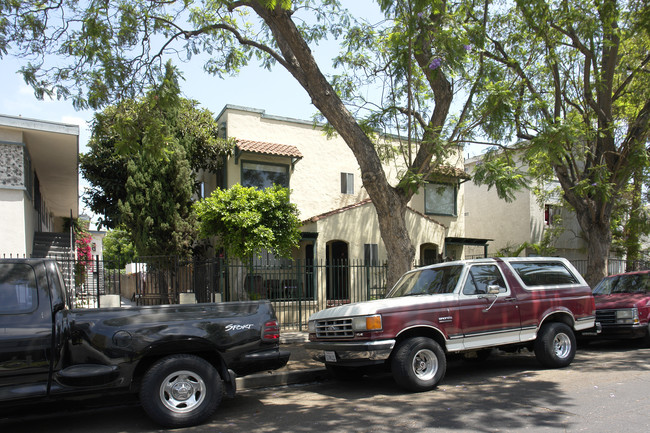 6125 Eleanor Ave in Los Angeles, CA - Building Photo - Building Photo