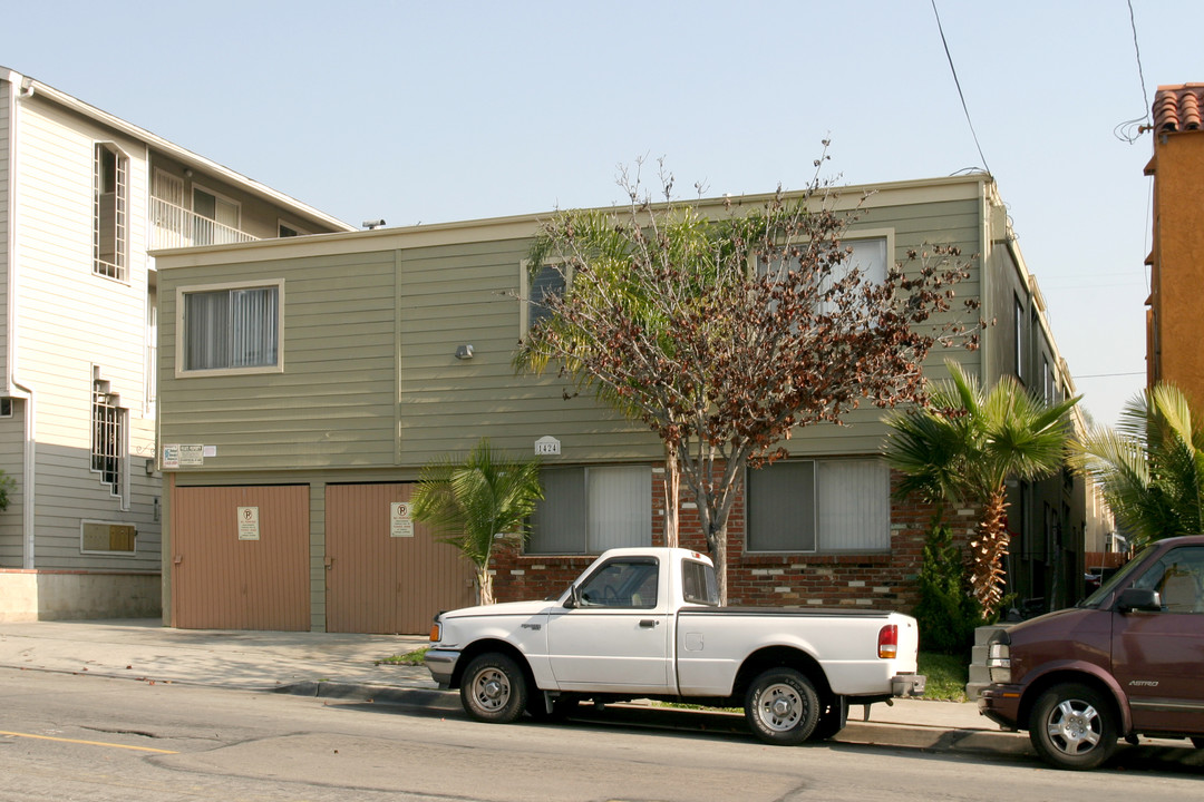 1424 Obispo Ave in Long Beach, CA - Foto de edificio