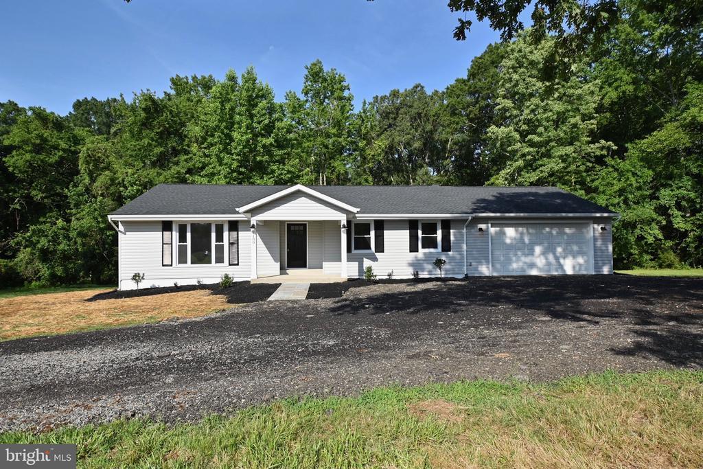 7100 N Roxbury Mill Rd in Spotsylvania, VA - Building Photo