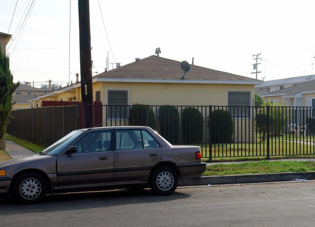 622 Walnut St in Inglewood, CA - Foto de edificio - Building Photo