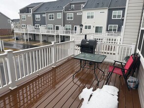 7852 Johnnycake Rd in Woodlawn, MD - Foto de edificio - Building Photo