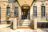 273 Albany Ave in Brooklyn, NY - Foto de edificio - Building Photo