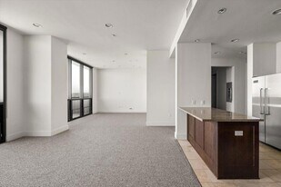 3100 W 7th St, Unit 719 in Fort Worth, TX - Building Photo