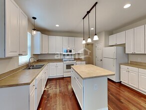 7181 Normanton Dr in New Albany, OH - Building Photo - Building Photo