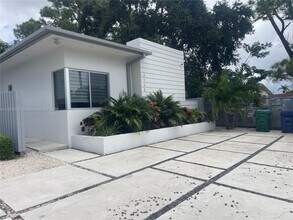 3155 NW 103rd St in Miami, FL - Building Photo - Building Photo