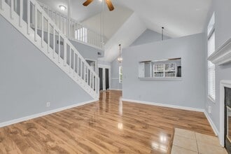 5904 Colchester Dr in Hermitage, TN - Foto de edificio - Building Photo