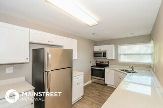 6260 Merrill Rd, Unit C3 in Jacksonville, FL - Building Photo - Building Photo