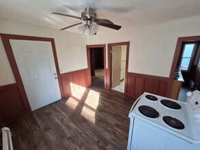 66 Cutler St, Unit 1 in Worcester, MA - Foto de edificio - Building Photo