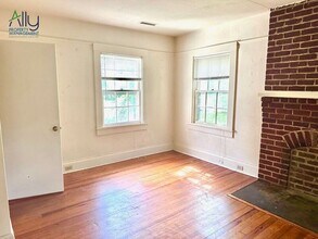 114 Maywood Ln in Charlottesville, VA - Foto de edificio - Building Photo