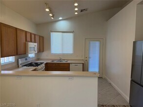 9304 Long Grove Ave in Las Vegas, NV - Building Photo - Building Photo