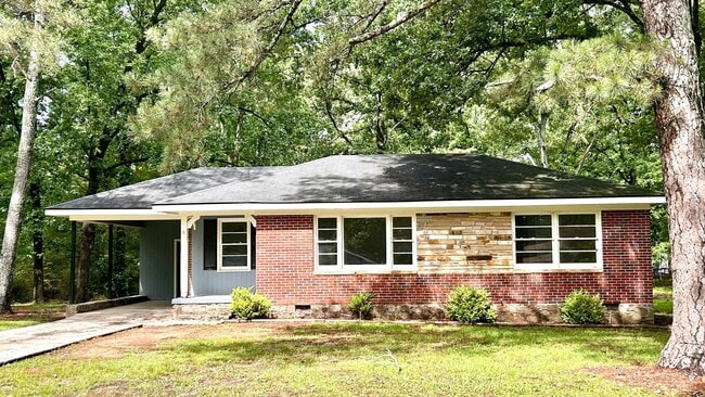 property at 15 Elliott Cir NW