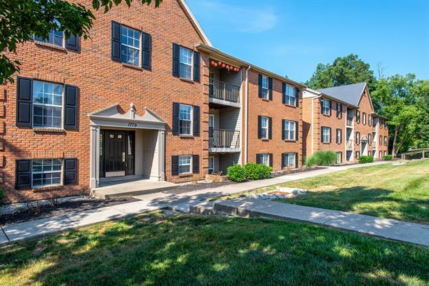 Sky Harbor Apartments in Burlington, KY - Foto de edificio