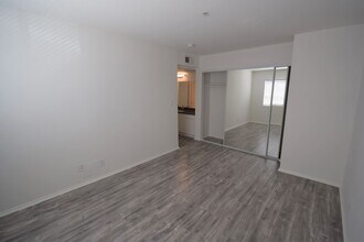 5002 Tujunga Ave in Los Angeles, CA - Building Photo - Building Photo