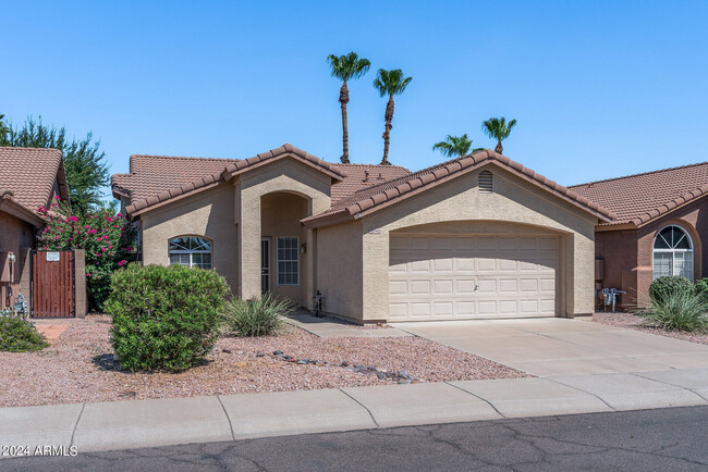 19455 N 33rd St in Phoenix, AZ - Foto de edificio - Building Photo