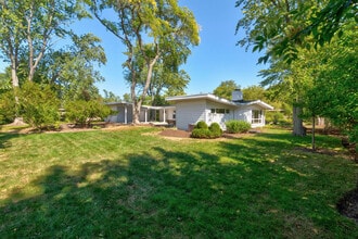 334 Russet Ln in Highland Park, IL - Building Photo - Building Photo