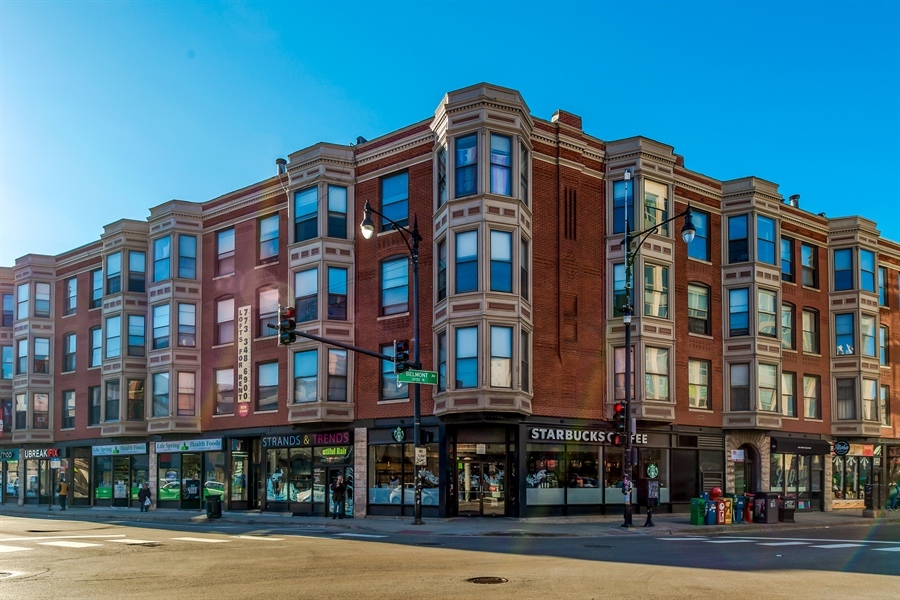 Belmont Court Apartments in Chicago, IL - Foto de edificio