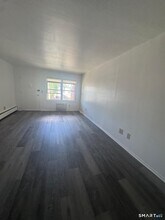 155 Birdseye St, Unit b6 in Bridgeport, CT - Foto de edificio - Building Photo