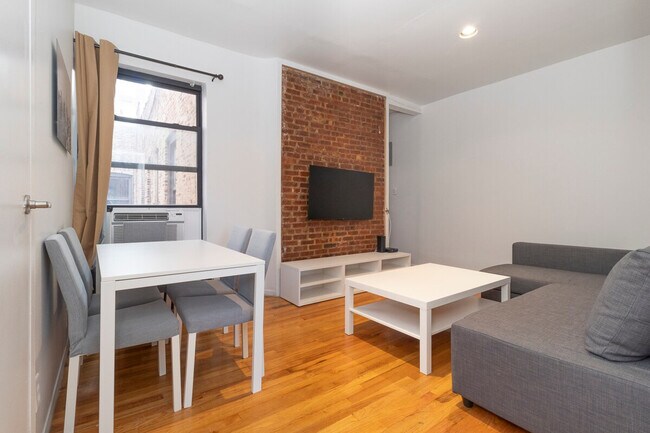 1794 1st Ave in New York, NY - Building Photo - Building Photo