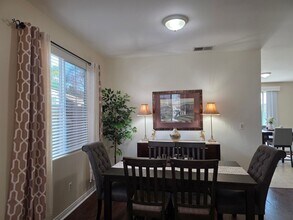 10403 Coconut Grove Ct in Bakersfield, CA - Foto de edificio - Building Photo