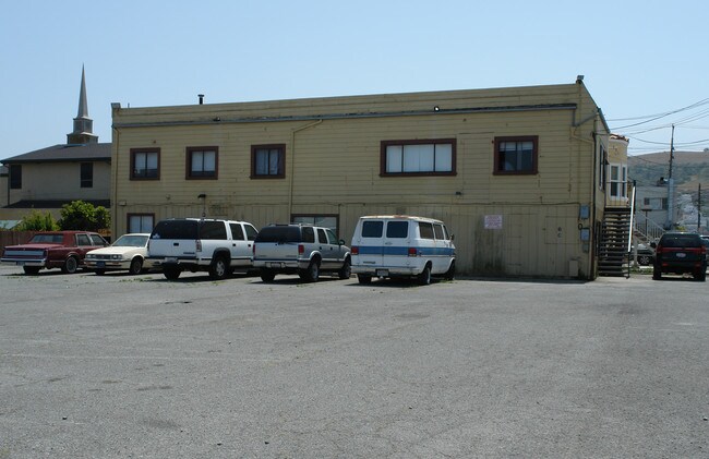 55 Oriente St in Daly City, CA - Foto de edificio - Building Photo