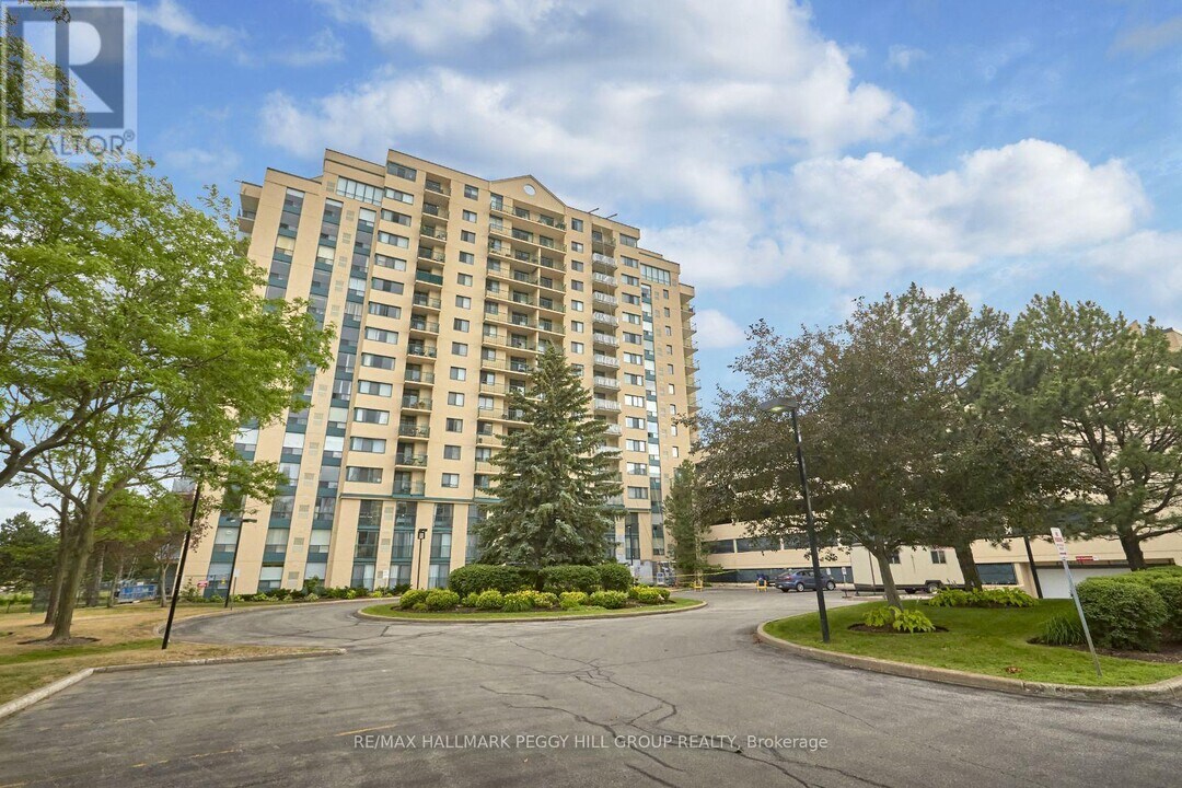 75-575 Ellen St in Barrie, ON - Building Photo