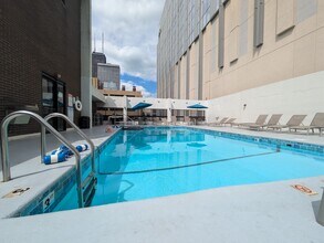 230 E Ontario St, Unit 2003 in Chicago, IL - Building Photo - Building Photo