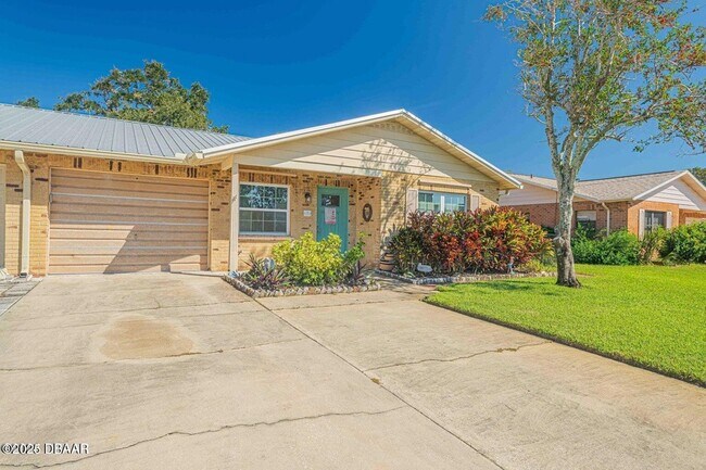 property at 25 Laughing Gull Ln