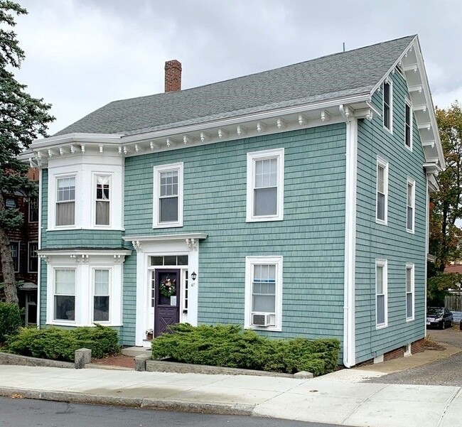 47 Railroad Ave in Beverly, MA - Foto de edificio - Building Photo