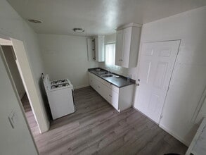 2760 E. 57th St. in Huntington Park, CA - Building Photo - Building Photo