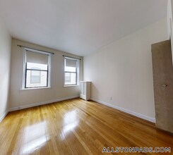 1135 Commonwealth Ave in Boston, MA - Building Photo - Building Photo