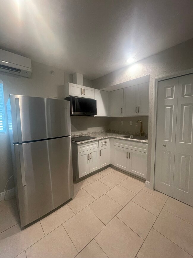 property at 2446 Quail Hollow Ave