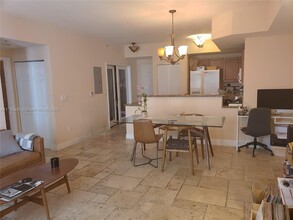 357 Almeria Ave, Unit 705 in Coral Gables, FL - Building Photo - Building Photo