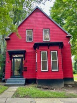 69 Summit St in Norwich, CT - Building Photo