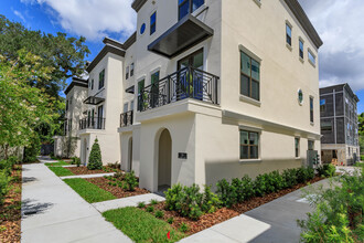 Venue Townhomes in Orlando, FL - Foto de edificio - Building Photo