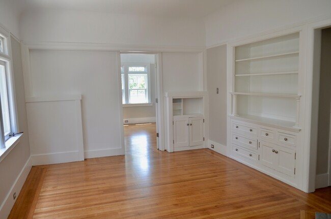 568 Merrimac St in Oakland, CA - Building Photo - Building Photo