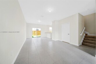 12918 NW 23rd Pl in Miami, FL - Building Photo - Building Photo