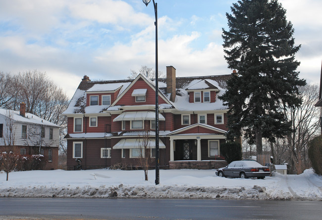 1088 Lake Ave in Rochester, NY - Building Photo - Building Photo