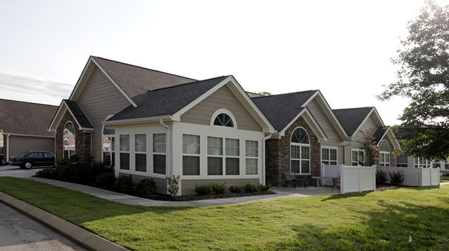 The Village at Greenway in Chattanooga, TN - Building Photo - Building Photo