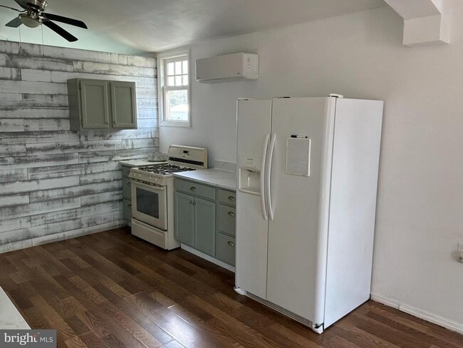 property at 1359 Main St