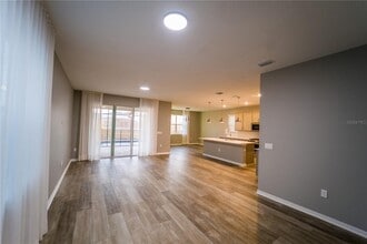 8368 Fenton St in Orlando, FL - Building Photo - Building Photo