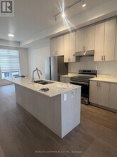 4 Chestnut Ct in Aurora, ON - Building Photo - Building Photo