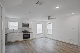 9313 Hillis St in Houston, TX - Building Photo - Building Photo