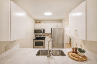 1727 NW 61st St, Unit 1 in Seattle, WA - Foto de edificio - Building Photo