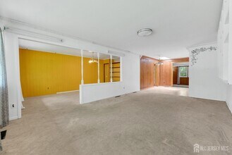 36 Wheeler Rd in Kendall Park, NJ - Building Photo - Building Photo