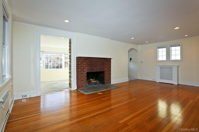 215 Maple Ave in Mamaroneck, NY - Building Photo - Building Photo