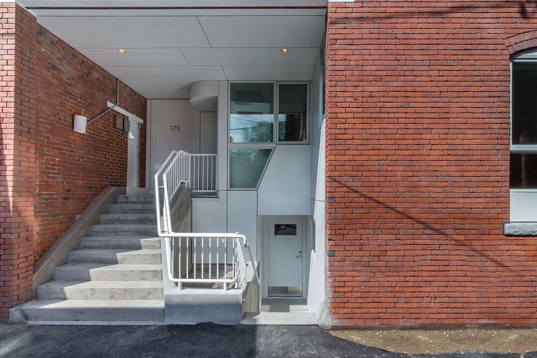 175 Western Ave in Cambridge, MA - Building Photo