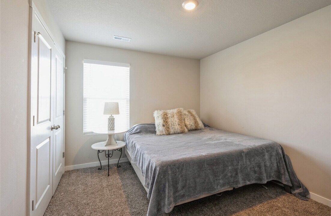 2602 NW 35th Ln in Ankeny, IA - Building Photo